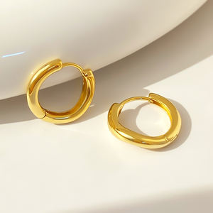 Pendientes de Aro Huggies Sencillos al por Mayor, Chapados en Oro de 18K con Circonita Cúbica, Joyería para Mujer - Product Image 5