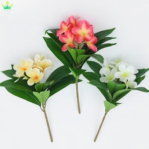 Fleur artificielle de <span class=keywords><strong>Plumeria</strong></span> avec feuilles, tige unique, toucher réaliste, pour la décoration de la maison, des fêtes, des mariages, des vases, des tables, des bureaux et des cafés - Product Image 3