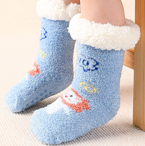 Vente en gros de chaussettes d'hiver doublées en polaire <span class=keywords><strong>Sherpa</strong></span> Chaussettes chaudes et antidérapantes mignonnes pour bébés et tout-petits - Product Image 2
