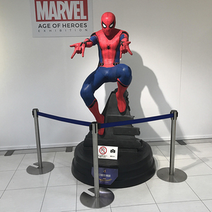 Personalizzato fatto a mano <span class=keywords><strong>spiderman</strong></span> uomo ragno a grandezza naturale statua in resina figure d'azione di meraviglia scultura uomo ragno per la decorazione della casa - Product Image 5