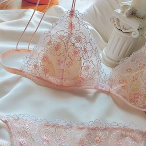 French-style sexy and alluring thin-strapped lace backless bra set for girls with small breasts. Wire-free, ultra-thin triangle - Product Image 2