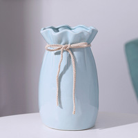 Vente en gros de nouveaux vases créatifs en céramique à fleurs nordiques personnalisés, simples et modernes, ensemble de vases en porcelaine pour le salon et la décoration de table