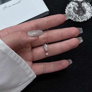 Collier minimaliste en argent pur S925 avec diamant, design goutte d'eau scintillant, tempérament haut de gamme, placage rhodié exquis - Product Image 2