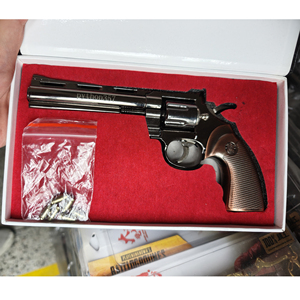 Viper Revolter Alloy Empire 1/2.05 Pistola Giocattolo Classica Modello Non Funzionante Sicuro da Collezione Regalo per Ragazzi Edizione Limitata - Product Image 2