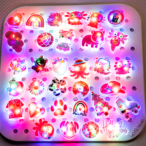 Breloques lumineuses LED pour Crocs, adorables épingles à chaussures en forme d'axolotl rose, décorations lumineuses pour chaussures pour enfants, filles et femmes - Product Image 2