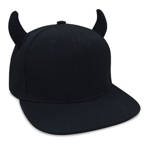 Casquette de baseball tendance avec protection pour les oreilles, motif cornes de diable, broderie main, style homme et femme - Product Image 4