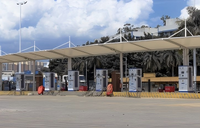 Station de recharge DC pour véhicules électriques 240 kW, verticale, à double connecteur, chargeur rapide commercial, paiement par carte ou code QR, efficacité de 95 %