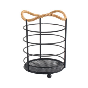 Porta Cubiertos de Metal Negro con Mango de Ratán - Product Image 3