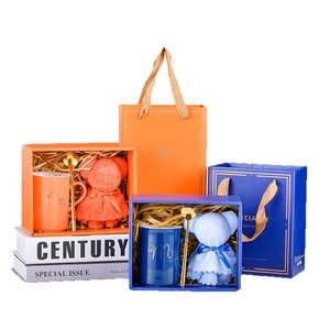 Ensemble de tasses à café en céramique avec couvercle, cuillère et boîte cadeau - Passe au micro-ondes et au lave-vaisselle - Logo personnalisé pour les cadeaux - Product Image 5