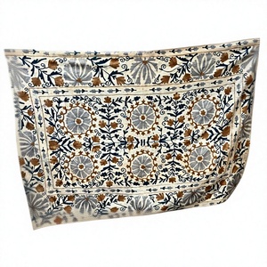Housse de canapé Suzani Kantha vintage, couverture brodée à la main, fabrication indienne, 100% coton, poids moyen, bandes Suzani - Product Image 4