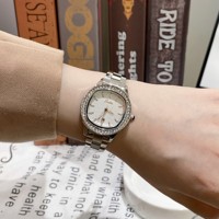 Montres de luxe Scottie 9617 à quartz en acier inoxydable avec logo personnalisé et étanche pour femmes