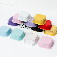 Haute Qualité 150ml Carré Cupcake Tinfoil Pan Coloré Alimentaire Feuille Conteneur PP En Plastique Pet Couvercle À Emporter Caractéristique Feuille D'aluminium