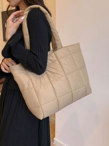 2025 Custom Women's <b>Large</b> Capacity Tote Bag Korean Version Soft Padded Winter <b>Handbag</b> with Puffer Feature Premium Shopping Bag - Product Image 6