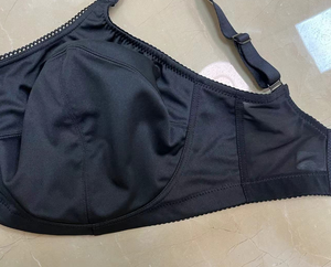 Soutien-gorge à bretelles solides OEM Europe Amérique Soutien-gorge non doublé sans fil non rembourré grande coupe fine femme grande taille soutiens-gorge pour gros seins - Product Image 6