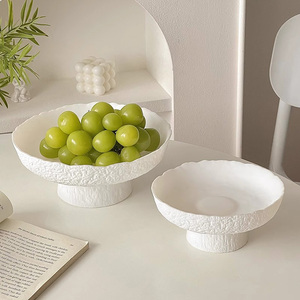 All'ingrosso modello di pietra irregolare bordo ondulato bianco in ceramica alta vassoio frutta frutta dolce piatto di frutta secca - Product Image 4