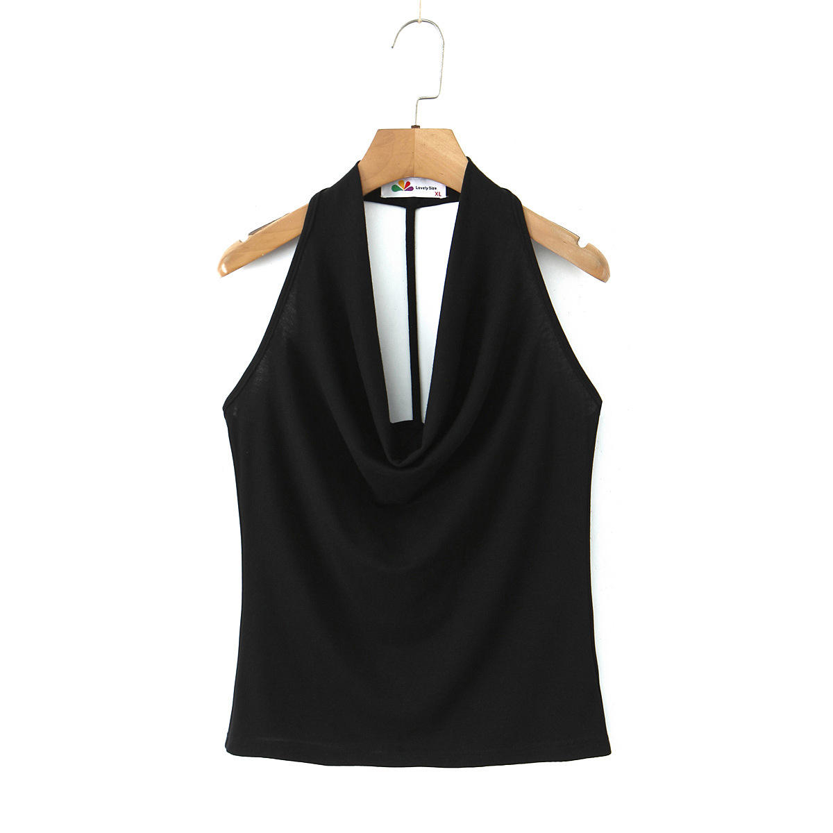 เสื้อสายเดี่ยวสีดำ