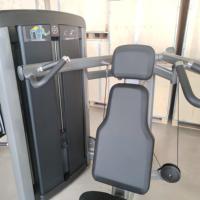 Équipement de fitness commercial de haute qualité, prix usine, machine de presse latérale assise pour les épaules, bras réglables en acier pour la force musculaire