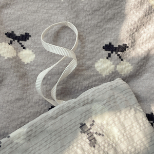 Parure de lit 4 pièces en gaze bouffante à imprimé cerises - Literie d'été respirante en polyester - Product Image 4