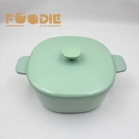 Cocotte en fonte carrée vert menthe au design classique, émaillée, anti-rouille, de type Dutch Oven, de la gamme Factory Outlet