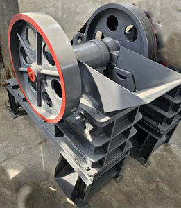 Jaw <span class=keywords><strong>Crusher</strong></span> 3Tphミニハードロック破砕Pe150 * 250ディーゼルエンジンモバイル廃石 - Product Image 3