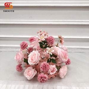 Boules de fleurs de roses rouges en soie artificielle lisses, centres de table de mariage, design asymétrique brisé, taille personnalisable pour anniversaire - Product Image 5