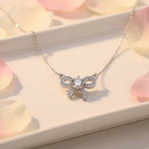 Collier pendentif nœud papillon entièrement pavé de diamants pour femme, design nœud tendance, chaîne de clavicule, vente en gros d'usine - Product Image 5