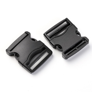 Hebilla de Plástico Negra Ajustable de 32 mm para Mochila, Riñonera, Correa de Seguridad - Product Image 1