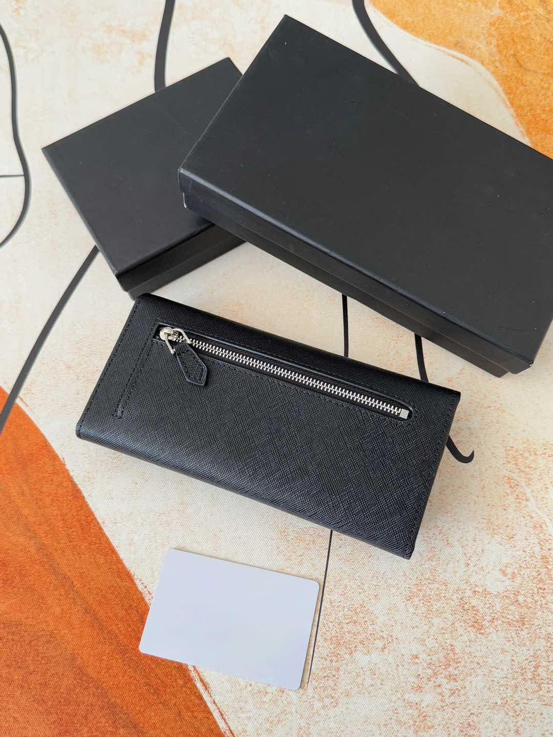 น้ำตาลอ่อน