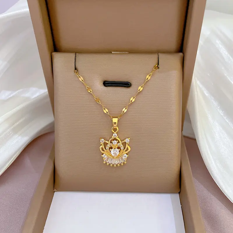 2022 New 18k Gold Plated Evil Eyes Pendant Necklace No Fade Stainless Steel Chain Micro Pave Zircon Crown Necklace