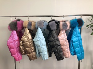 Veste bomber courte d'hiver Janefur, brillante, à <span class=keywords><strong>capuche</strong></span>, en duvet, pour femmes, vente en gros, veste à bulles, col en fourrure, veste en duvet - Product Image 5