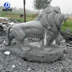Statua animale in pietra all'aperto Statue di leoni in marmo naturale intagliato a mano a grandezza naturale