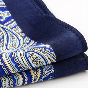 Fazzoletto Quadrato in Seta con Motivo Britannico per <span class=keywords><strong>Uomo</strong></span>, per Matrimoni e Completi Eleganti, Disponibile all'Ingrosso - Product Image 4