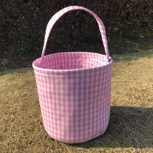 Panier de chasse aux œufs personnalisé en toile, sac fourre-tout brodé monogramme à carreaux gingham avec motif lapin de Pâques - Product Image 3