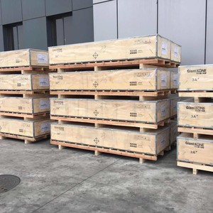 Cajas de madera con flejes de acero Yuansheng para equipos industriales, tamaños y grosores personalizados - Product Image 1