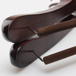 Perchas de ropa de madera de haya engrosada de alta calidad, antideslizantes, con hombro ancho, sin costuras, de madera maciza, para una sola tienda, estante para ropa, traje de refuerzo - Product Image 4