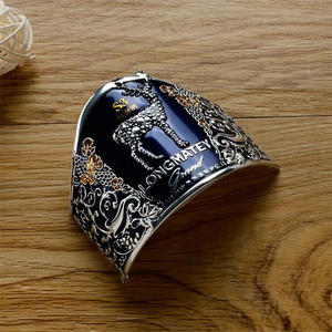 Plaque signalétique en aluminium gravée étanche pour les dispositifs de soins de la peau de luxe Utilisation de la caractéristique de code à barres pour les perruques de parfum de boîte d'emballage cosmétique - Product Image 4