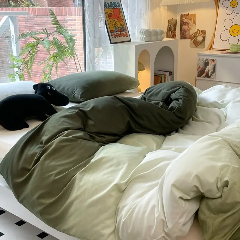 फैक्टरी मेड डिजाइनर Duvet दिलासा बिस्तर शीट बिस्तर लक्जरी कम कीमत के साथ सेट