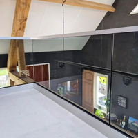 Balustrade de balcon en aluminium noir mat moderne à bas prix, garde-corps en verre pour escalier intérieur, garde-corps carré avec éclairage LED