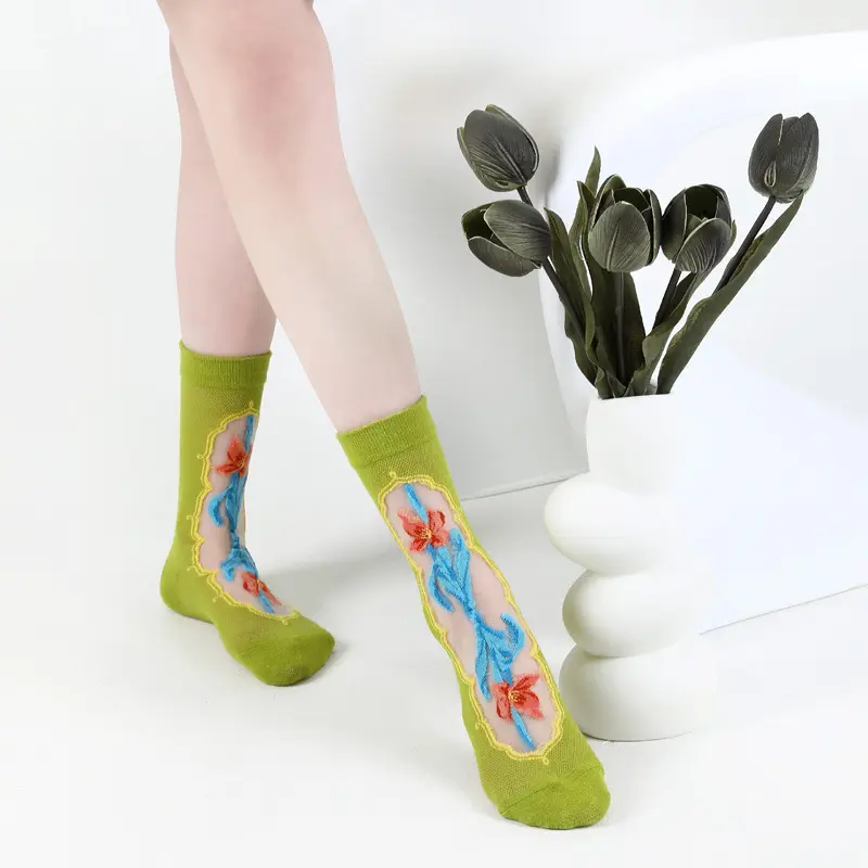 Toptan yaz kız Vintage çiçek cam ipek çorap tatlı nefes Deodorant tı kadınlar orta tüp rahat çorap