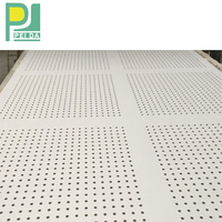 Panneaux de plafond suspendu en fibre de gypse perforée acoustique ignifuge 1200X600