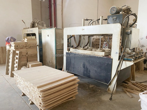 Machine <span class=keywords><strong>de</strong></span> <span class=keywords><strong>presse</strong></span> à haute fréquence pour le collage <span class=keywords><strong>de</strong></span> bord en <span class=keywords><strong>bois</strong></span> massif noyau d'engrenage <span class=keywords><strong>de</strong></span> moteur <span class=keywords><strong>de</strong></span> <span class=keywords><strong>menuisier</strong></span> <span class=keywords><strong>de</strong></span> panneau incurvé HF à durcissement rapide pour planches en <span class=keywords><strong>bois</strong></span> - Product Image 4