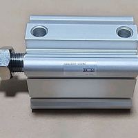 Cylindre compact haute performance *NOUVEAU SURPLUS* adapté au modèle CDQ2B50-50DMZ, course de 50 mm + garantie, usage industriel