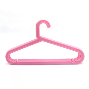 Perchero adulto sin marcas <span class=keywords><strong>percutor</strong></span> ancho hombro plástico perchero estante impermeable tendedero plástico - Product Image 1
