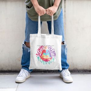 DLBZ Vente en gros Sac en toile personnalisé motif arc-en-ciel Lèvres Jour de la fierté, réutilisable et facile à transporter, pour le shopping - Product Image 6