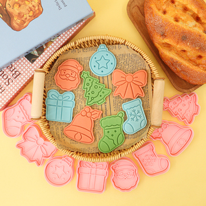 Série <span class=keywords><strong>de</strong></span> noël 3D dessin animé imprimé bricolage cloche <span class=keywords><strong>boule</strong></span> lumineuse Biscuit moule bricolage arbre <span class=keywords><strong>de</strong></span> noël <span class=keywords><strong>emporte</strong></span>-pièces - Product Image 1