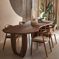 Nordischer Wabi-Sabi Stil Massivholz-Esstisch-Set mit Walnussfarben-Finish Unregelmäßige Form für Zuhause Besprechungen/Diskussionen