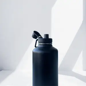 Botol air panas tutup portabel 64 OZ, botol air panas cocok untuk perjalanan luar ruangan, termos vakum mendaki gunung klasik