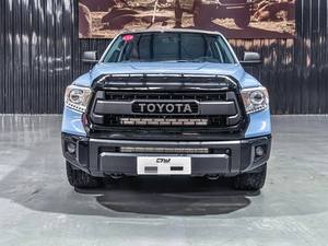 โตโยต้า ทันดรา ปี 2015 มือสอง รุ่น 5.7L SR5 4WD CrewMax สเปคอเมริกา เกียร์อัตโนมัติ รถกระบะ V8 พวงมาลัยซ้าย  แรงดึงสูง สำหรับขับขี่ออฟโรด โตโยต้า ไฮลักซ์ - Product Image 3