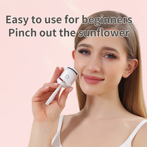 Recourbe-cils rechargeable par USB, chauffe rapidement, température réglable, outil de recourbement des cils portable et longue durée pour la maison et les voyages - Product Image 6