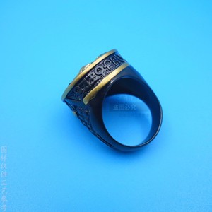 Anillo Atreides, Diseño de Águila en Oro Antiguo y Níquel Negro, Joyería Masculina, Regalo Coleccionable - Product Image 3